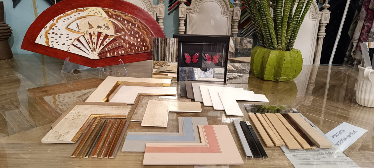Todo tipo de pase partourses decorados a mano de pH neutro con bisel y filos y remates para crear montajes especiales cristal museo normal y mate espejos imitando a viejo. troqueldester.com barrio prosperidad madrid